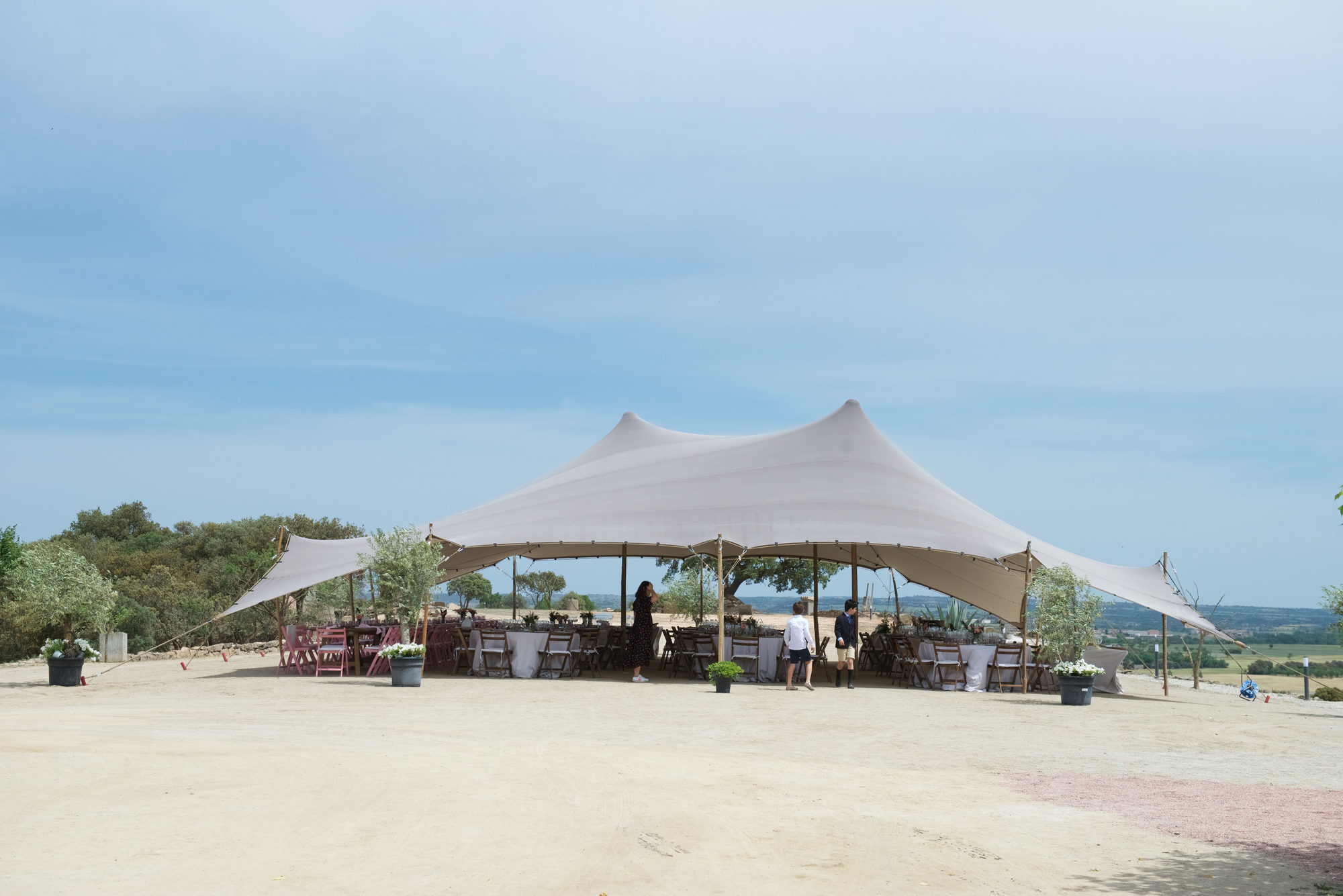 Carpa para banquetes al aire libre con vistas a la Segarra