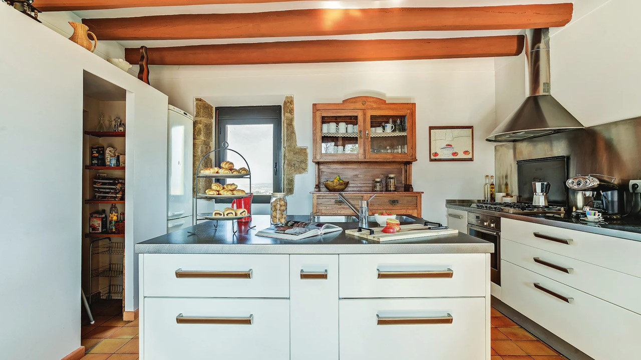 Cocina totalmente equipada de la Masia de Queralt